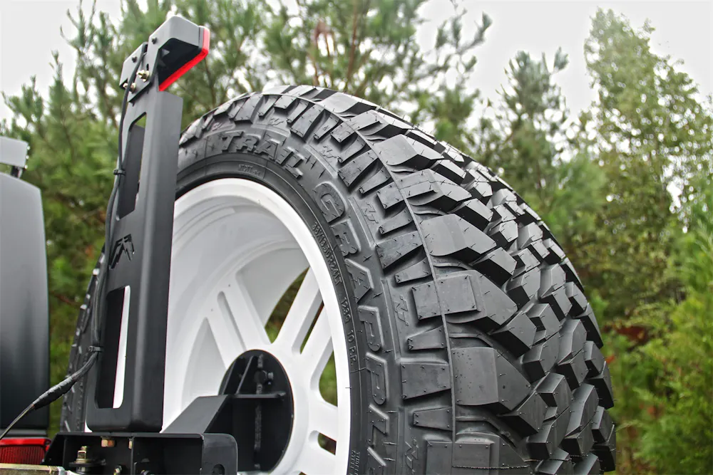 Fab Fours M2050-B