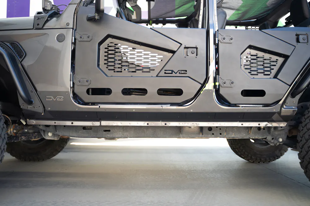DV8 Offroad SRJL-09