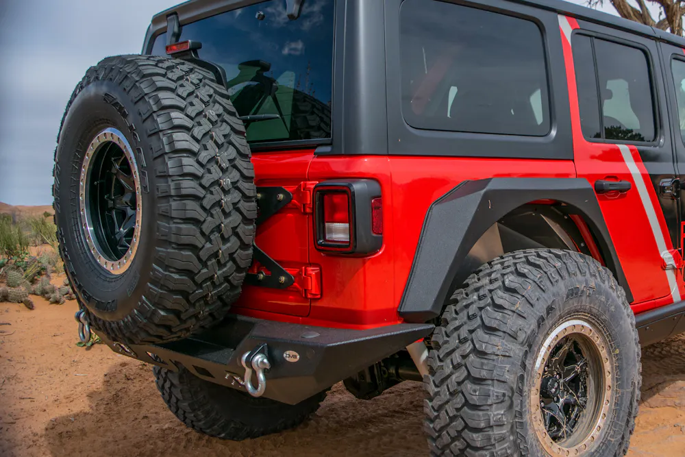 DV8 Offroad TCJL-01